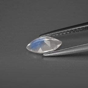 Pierre de lune arc-en-ciel blanc naturelle transparent, 0,49 ct, transparent / translucide