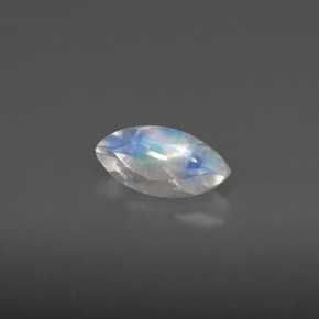 Pierre de lune arc-en-ciel Bleu blanc naturelle Transparent, 0.56 ct, Transparent / Translucide