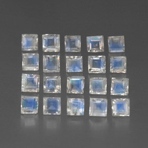 Achetez naturel ct Bleu blanc Pierre de lune arc-en-ciel gems, Transparent, En provenance Inde chez GemSelect. En stock, livraison internationale!