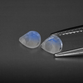 Achetez naturel ct Bleu blanc Pierre de lune arc-en-ciel gems, Transparent, En provenance Inde chez GemSelect. En stock, livraison internationale!