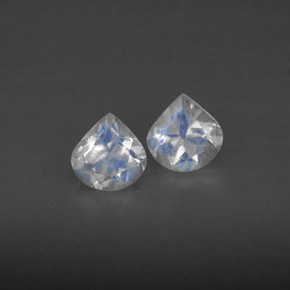 Achetez naturel ct Bleu blanc Pierre de lune arc-en-ciel gems, Transparent, En provenance Inde chez GemSelect. En stock, livraison internationale!