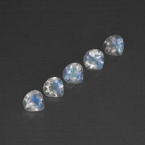 Achetez naturel ct Bleu blanc Pierre de lune arc-en-ciel gems, Transparent, En provenance Inde chez GemSelect. En stock, livraison internationale!