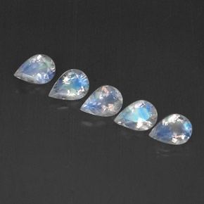 Achetez naturel ct Bleu blanc Pierre de lune arc-en-ciel gems, Transparent, En provenance Inde chez GemSelect. En stock, livraison internationale!
