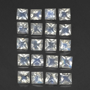 Achetez naturel 2.47ct Blanc bleuâtre Pierre de lune arc-en-ciel gems, Carré, En provenance Inde chez GemSelect. En stock, livraison internationale!