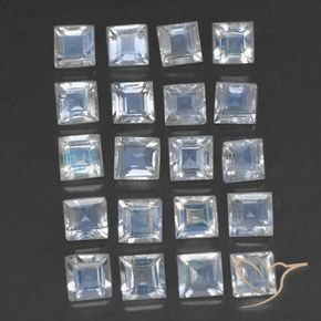 Shop natural 3.04ct Blanc bleuâtre Pierre de lune arc-en-ciel gems, Carré, from Inde at GemSelect. In stock, global shipping!