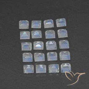 Shop natural 3.04ct Blanc bleuâtre Pierre de lune arc-en-ciel gems, Carré, from Inde at GemSelect. In stock, global shipping!
