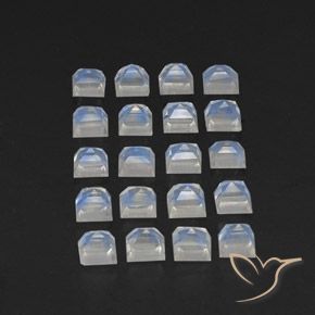 Shop natural 3.70ct Blanc bleuâtre Pierre de lune arc-en-ciel gems, Carré, from Inde at GemSelect. In stock, global shipping!