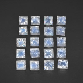 Achetez naturel 3.09ct Blanc bleuâtre Pierre de lune arc-en-ciel gems, Carré, En provenance Inde chez GemSelect. En stock, livraison internationale!
