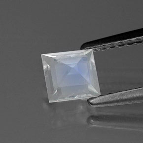 Pierre de lune arc-en-ciel blanc naturelle carré, 0,47 ct, transparent