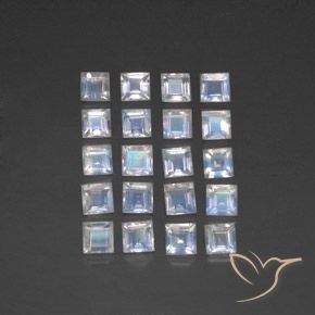 Shop natural 3.24ct Blanc bleuâtre Pierre de lune arc-en-ciel gems, Carré, from Inde at GemSelect. In stock, global shipping!