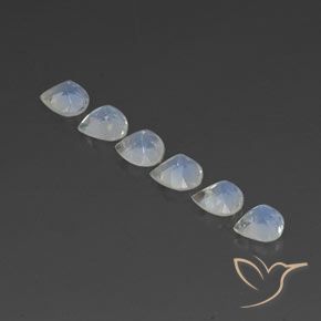 Achetez naturel 2.30ct Blanc bleuâtre Pierre de lune arc-en-ciel gems, En forme de poire, En provenance Sri Lanka chez GemSelect. En stock, livraison internationale!