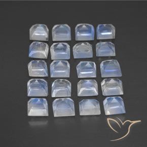 Shop natural 2.84ct Blanc bleuâtre Pierre de lune arc-en-ciel gems, Carré, from Inde at GemSelect. In stock, global shipping!