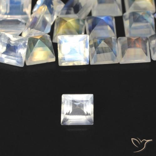 Shop natural 2.83ct Blanc bleuâtre Pierre de lune arc-en-ciel gems, Carré, from Inde at GemSelect. In stock, global shipping!