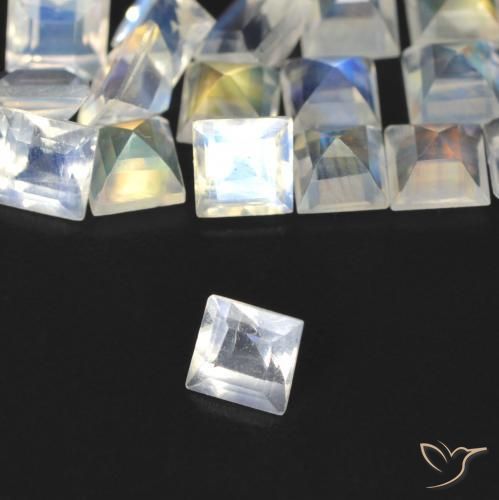 Shop natural 2.83ct Blanc bleuâtre Pierre de lune arc-en-ciel gems, Carré, from Inde at GemSelect. In stock, global shipping!