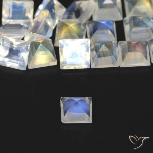 Shop natural 2.83ct Blanc bleuâtre Pierre de lune arc-en-ciel gems, Carré, from Inde at GemSelect. In stock, global shipping!
