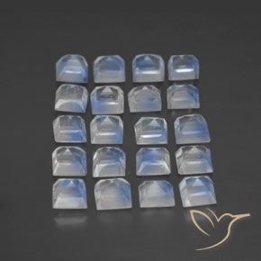 Shop natural 2.65ct Blanc bleuâtre Pierre de lune arc-en-ciel gems, Carré, from Inde at GemSelect. In stock, global shipping!