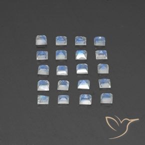 Shop natural 2.85ct Blanc bleuâtre Pierre de lune arc-en-ciel gems, Carré, from Inde at GemSelect. In stock, global shipping!