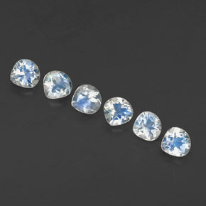Achetez naturel 1,31ct blanc pierre de lune arc-en-ciel gems, en forme de poire, en provenance inde chez gemselect. en stock, livraison internationale!