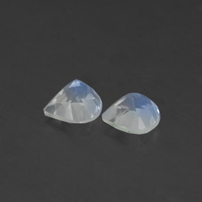 Achetez naturel ct blanc pierre de lune arc-en-ciel gems, en forme de poire, en provenance inde chez gemselect. en stock, livraison internationale!
