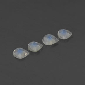 Achetez naturel 1,26ct blanc bleuté pierre de lune arc-en-ciel gems, en forme de poire, en provenance inde chez gemselect. en stock, livraison internationale!