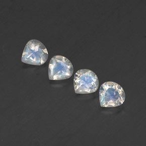 Achetez naturel 1.61ct Blanc bleuâtre Pierre de lune arc-en-ciel gems, En forme de poire, En provenance Inde chez GemSelect. En stock, livraison internationale!