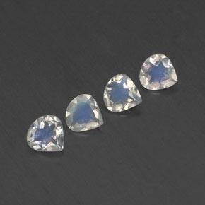 Achetez naturel 1.33ct Blanc bleuâtre Pierre de lune arc-en-ciel gems, En forme de poire, En provenance Inde chez GemSelect. En stock, livraison internationale!