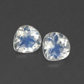 Achetez naturel ct blanc pierre de lune arc-en-ciel gems, en forme de poire, en provenance inde chez gemselect. en stock, livraison internationale!