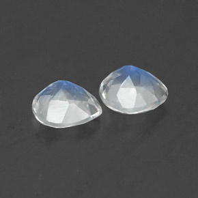 Achetez naturel ct blanc pierre de lune arc-en-ciel gems, en forme de poire, en provenance inde chez gemselect. en stock, livraison internationale!