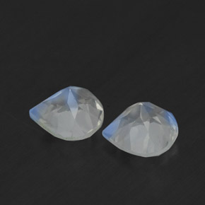 Achetez naturel ct blanc pierre de lune arc-en-ciel gems, en forme de poire, en provenance inde chez gemselect. en stock, livraison internationale!