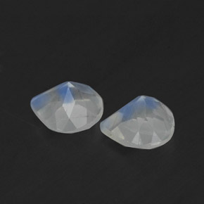 Achetez naturel ct blanc pierre de lune arc-en-ciel gems, en forme de poire, en provenance inde chez gemselect. en stock, livraison internationale!