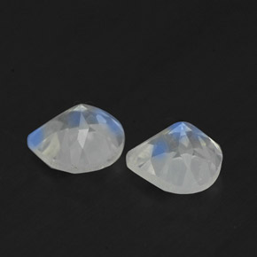 Achetez naturel ct blanc pierre de lune arc-en-ciel gems, en forme de poire, en provenance inde chez gemselect. en stock, livraison internationale!