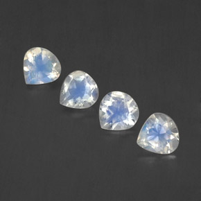 Achetez naturel 1.43ct Blanc bleuâtre Pierre de lune arc-en-ciel gems, En forme de poire, En provenance Inde chez GemSelect. En stock, livraison internationale!