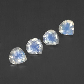 Achetez naturel 1.43ct Blanc bleuâtre Pierre de lune arc-en-ciel gems, En forme de poire, En provenance Inde chez GemSelect. En stock, livraison internationale!