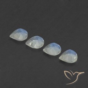 Achetez naturel 1.37ct Blanc bleuâtre Pierre de lune arc-en-ciel gems, En forme de poire, En provenance Inde chez GemSelect. En stock, livraison internationale!