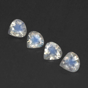 Achetez naturel 1,35ct blanc pierre de lune arc-en-ciel gems, en forme de poire, en provenance inde chez gemselect. en stock, livraison internationale!