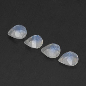 Achetez naturel 1,35ct blanc pierre de lune arc-en-ciel gems, en forme de poire, en provenance inde chez gemselect. en stock, livraison internationale!