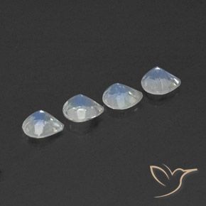Shop natural 1.30ct Blanc bleuâtre Pierre de lune arc-en-ciel gems, En forme de poire, from Inde at GemSelect. In stock, global shipping!