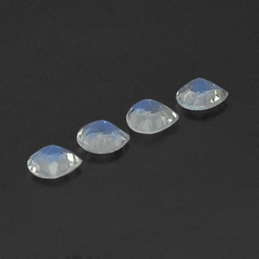 Achetez naturel 1,24ct blanc pierre de lune arc-en-ciel gems, en forme de poire, en provenance inde chez gemselect. en stock, livraison internationale!