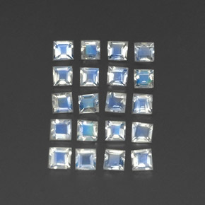Achetez naturel 1.99ct Blanc bleuâtre Pierre de lune arc-en-ciel gems, Transparent, En provenance Inde chez GemSelect. En stock, livraison internationale!