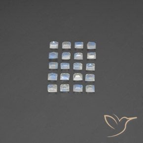 Shop natural 2.39ct Blanc bleuâtre Pierre de lune arc-en-ciel gems, Carré, from Inde at GemSelect. In stock, global shipping!