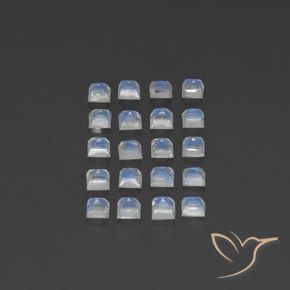 Shop natural 3.45ct Blanc bleuâtre Pierre de lune arc-en-ciel gems, Carré, from Inde at GemSelect. In stock, global shipping!