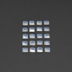 Achetez naturel 3.29ct Blanc bleuâtre Pierre de lune arc-en-ciel gems, Carré, En provenance Inde chez GemSelect. En stock, livraison internationale!