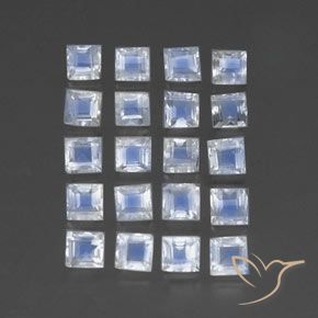 Shop natural 2.79ct Blanc bleuâtre Pierre de lune arc-en-ciel gems, Carré, from Inde at GemSelect. In stock, global shipping!