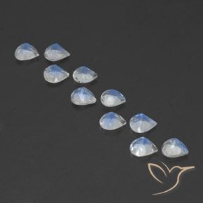 Shop natural 3.31ct Blanc bleuâtre Pierre de lune arc-en-ciel gems, En forme de poire, from Inde at GemSelect. In stock, global shipping!