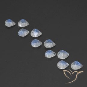 Shop natural 3.77ct Blanc bleuâtre Pierre de lune arc-en-ciel gems, En forme de poire, from Inde at GemSelect. In stock, global shipping!