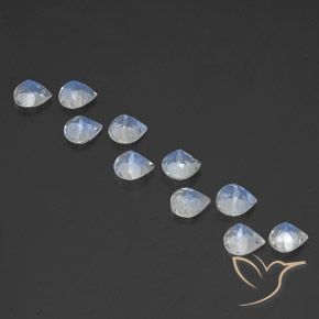 Shop natural 3.81ct Blanc bleuâtre Pierre de lune arc-en-ciel gems, En forme de poire, from Inde at GemSelect. In stock, global shipping!