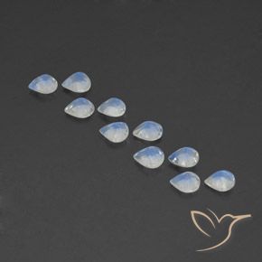 Shop natural 3.18ct Blanc bleuâtre Pierre de lune arc-en-ciel gems, En forme de poire, from Inde at GemSelect. In stock, global shipping!