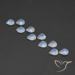 Shop natural 4.05ct Blanc bleuâtre Pierre de lune arc-en-ciel gems, En forme de poire, from Inde at GemSelect. In stock, global shipping!