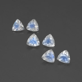 Achetez naturel ct blanc pierre de lune arc-en-ciel gems, trillion, en provenance inde chez gemselect. en stock, livraison internationale!