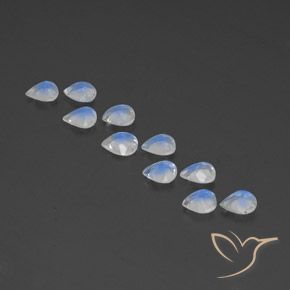 Shop natural 2.85ct Blanc bleuâtre Pierre de lune arc-en-ciel gems, En forme de poire, from Inde at GemSelect. In stock, global shipping!